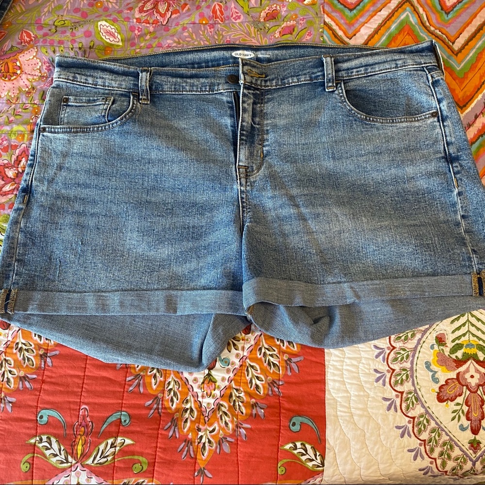 Old Navy Boyfriend Short